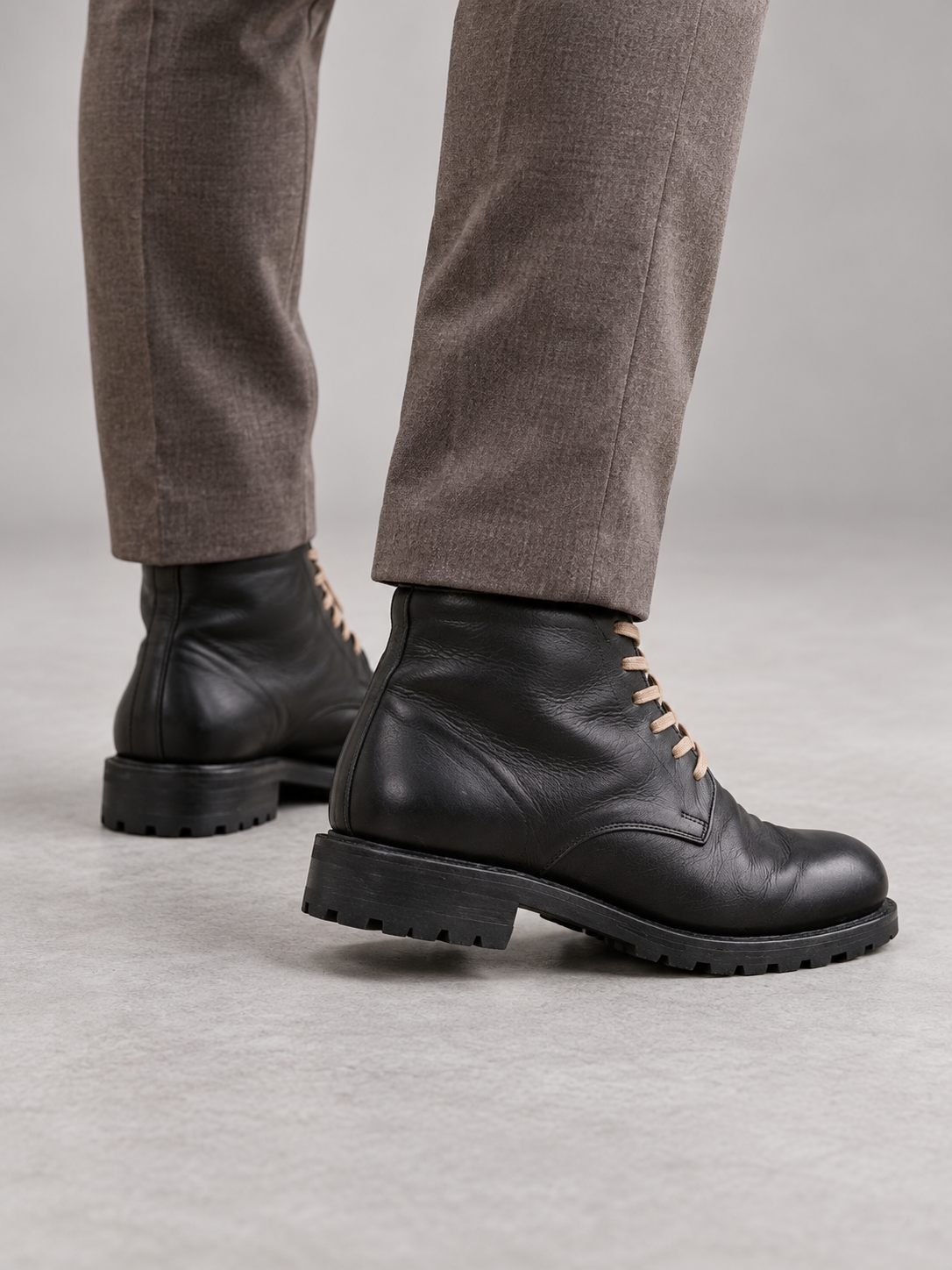 Men's Classic Lace Up Boots - black back