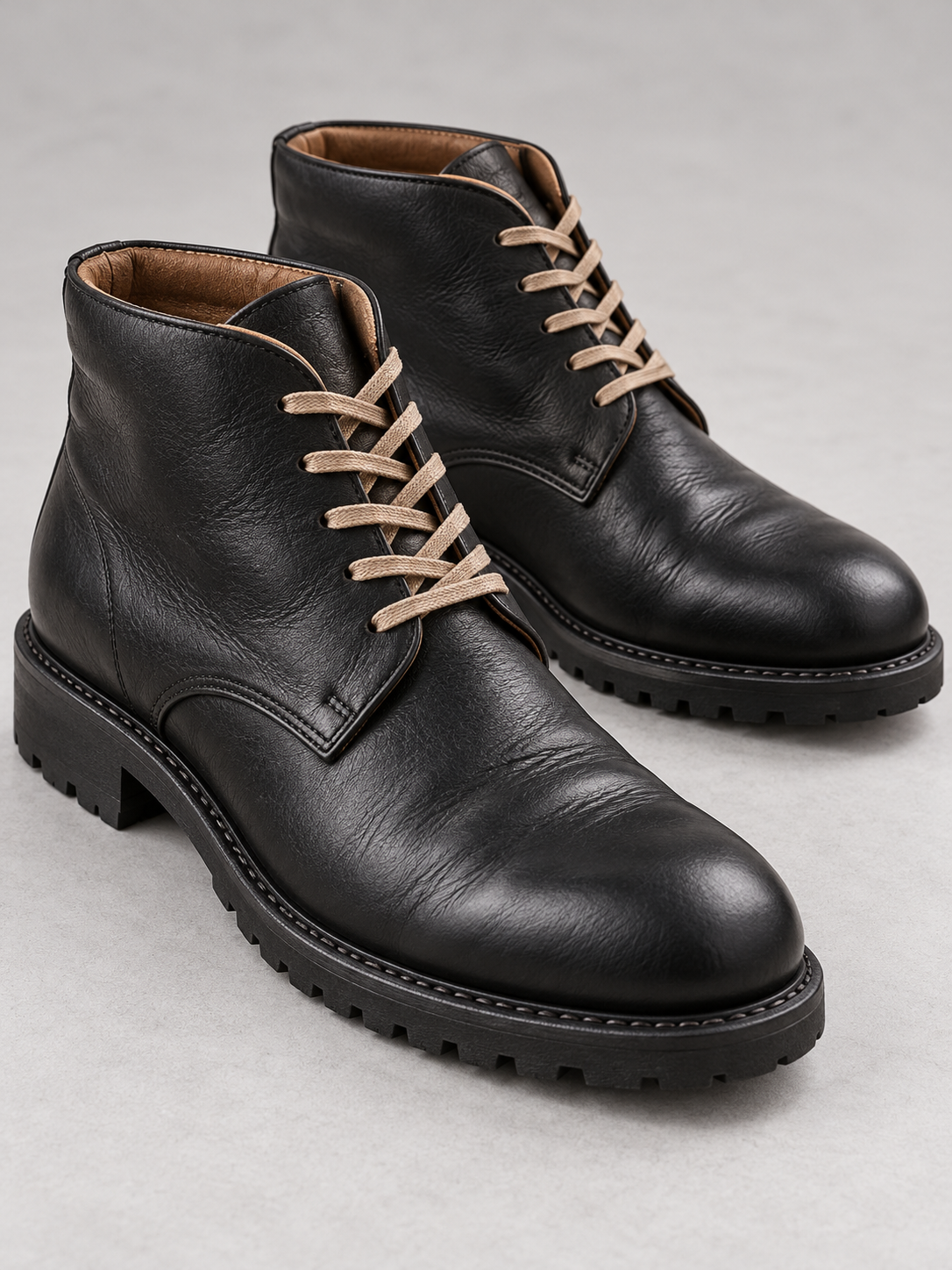 Men's Classic Lace Up Boots - black detail